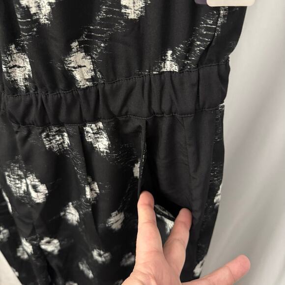 NYDJ Jumpsuit Womens Size 6 Milly Printed Black Woodblock Batik Romper New - Picture 11 of 13
